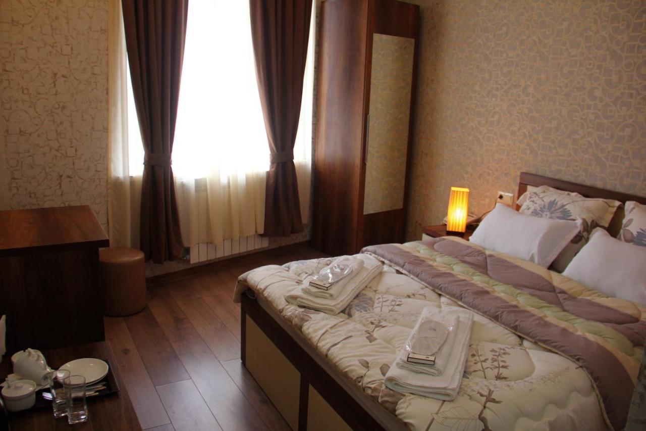 Moon Light Hotel Tbilisi ภายนอก รูปภาพ