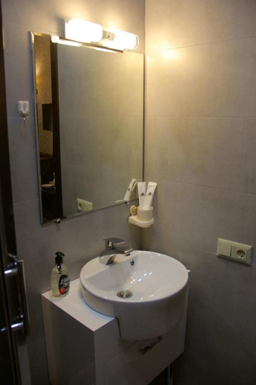 Moon Light Hotel Tbilisi ภายนอก รูปภาพ