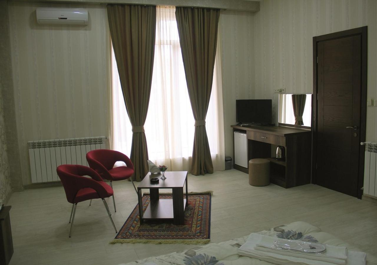 Moon Light Hotel Tbilisi ภายนอก รูปภาพ