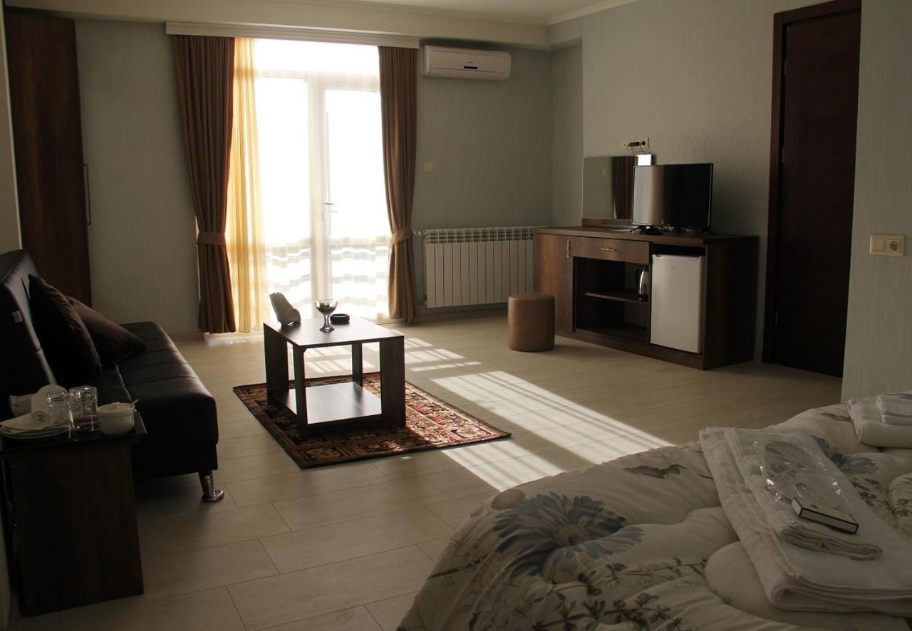 Moon Light Hotel Tbilisi ภายนอก รูปภาพ