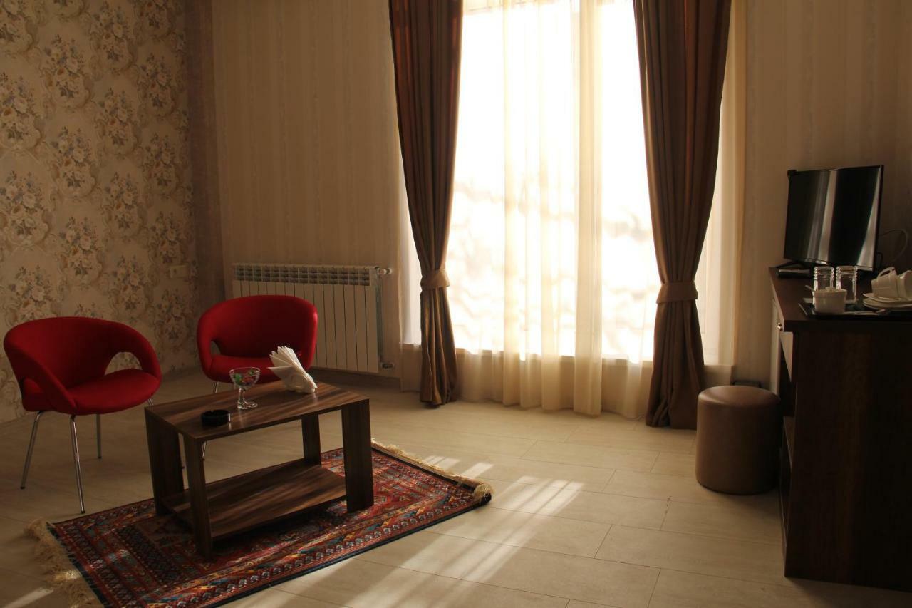 Moon Light Hotel Tbilisi ภายนอก รูปภาพ