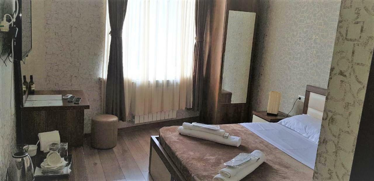Moon Light Hotel Tbilisi ภายนอก รูปภาพ